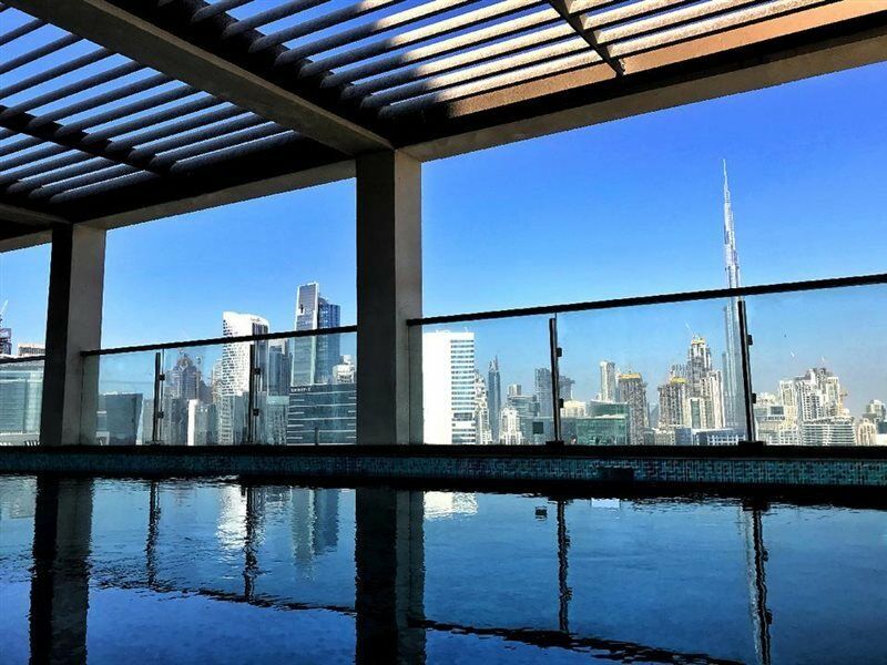 Millennium Atria Business Bay Aparthotel Dubaj Kültér fotó View from the rooftop pool