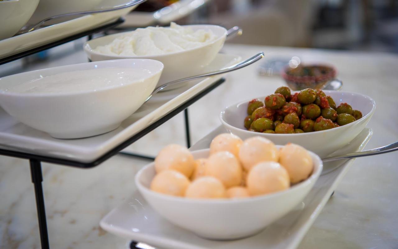 Millennium Atria Business Bay Aparthotel Dubaj Kültér fotó A selection of tapas